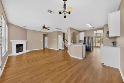 322 Lone Star Boulevard, Hutto, TX 78634 - Photo 7