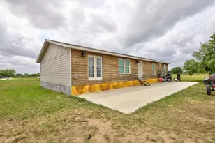 135 Wilbarger Bend Rd, Bastrop, TX 78602 - Photo 17