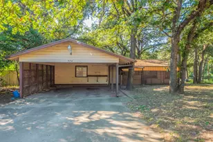 574 Oaklawn Dr, Rockdale, TX 76567 - Photo 1