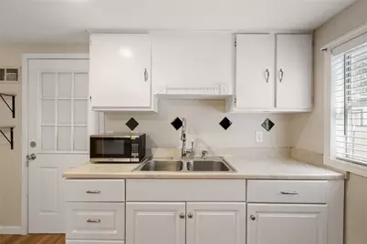 1706 Riverview Street, Austin, TX 78702 - Photo 17