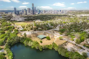 1706 Riverview St, Austin, TX 78702 - Photo 37