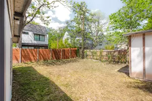 1706 Riverview St, Austin, TX 78702 - Photo 9