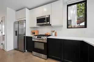 1114 E 3rd St, Austin, TX 78702 - Photo 17