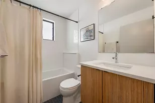 1114 E 3rd St, Austin, TX 78702 - Photo 31