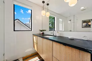 1114 E 3rd St, Austin, TX 78702 - Photo 23