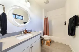 4704 Duval St, Austin, TX 78751 - Photo 17