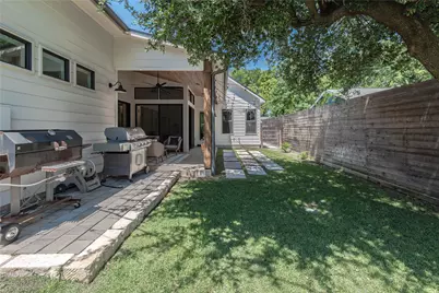 5805 Chesterfield Avenue, Austin, TX 78752 - Photo 33