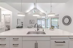 5805 Chesterfield Ave, Austin, TX 78752 - Photo 11