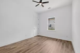 137 N Pohakea Dr, Bastrop, TX 78602 - Photo 27