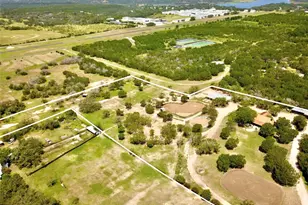 1005 Co Rd 414, Spicewood, TX 78669 - Photo 31