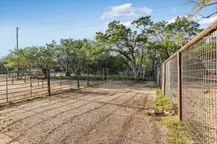 1005 Co Rd 414, Spicewood, TX 78669 - Photo 17