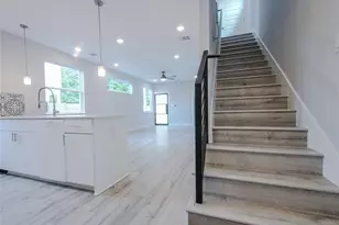 1042 Rosemont St, Austin, TX 78723 - Photo 13