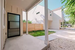1042 Rosemont St, Austin, TX 78723 - Photo 3