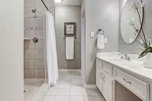 8914 Bridgewood Trail, Austin, TX 78729 - Photo 13
