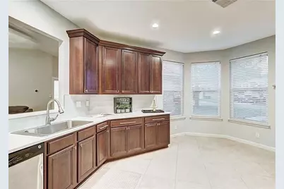 8914 Bridgewood Trail, Austin, TX 78729 - Photo 9
