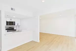 2124 Burton Dr, Austin, TX 78741 - Photo 3