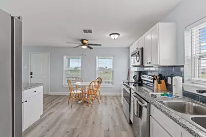 3929 4th Street, Galveston, TX 77554 - Photo 7