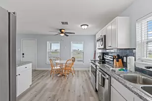 3929 4th St, Galveston, TX 77554 - Photo 7