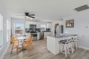 3929 4th St, Galveston, TX 77554 - Photo 3