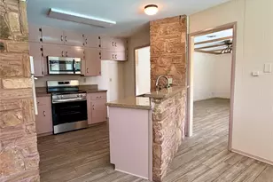 141 Oaklane Dr, Universal City, TX 78148 - Photo 11