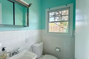 141 Oaklane Dr, Universal City, TX 78148 - Photo 25