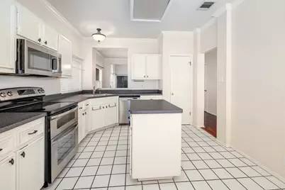 9401 Caracas Drive, Austin, TX 78733 - Photo 11
