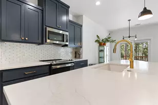 111 E Kamoi Ct, Bastrop, TX 78602 - Photo 11