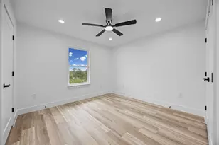 142 Mahalo Ct, Bastrop, TX 78602 - Photo 17