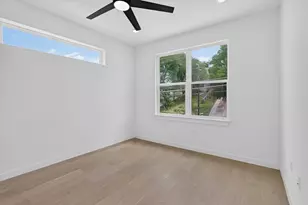 5305 Ledesma Rd, Austin, TX 78721 - Photo 21