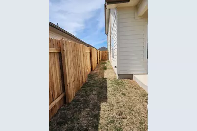 120 Greenspire Lane, Hutto, TX 78634 - Photo 21