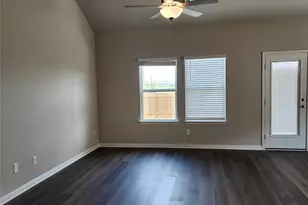 120 Greenspire Ln, Hutto, TX 78634 - Photo 17