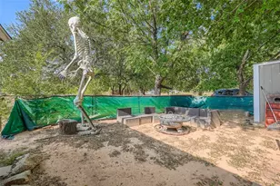 7214 Salt Springs Dr, Austin, TX 78744 - Photo 11