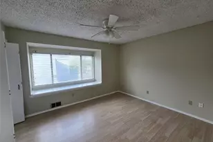 1221 W Hopkins St, San Marcos, TX 78666 - Photo 3