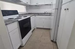 1221 W Hopkins St, San Marcos, TX 78666 - Photo 9