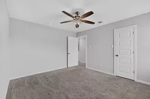 104 Batjac Aly, Jarrell, TX 76537 - Photo 27