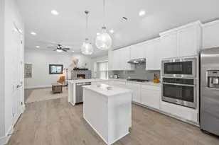 532 Elm Green St, Hutto, TX 78634 - Photo 11