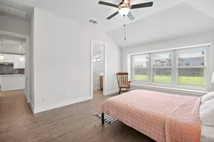 532 Elm Green St, Hutto, TX 78634 - Photo 15