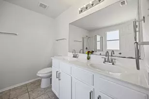 129 Lynn Crest Bend, Buda, TX 78610 - Photo 9