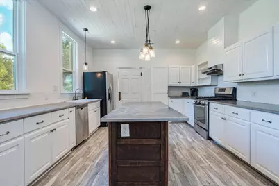 302 N Fm 1660 Highway, Hutto, TX 78634 - Photo 9