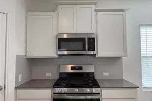 404 Milliner Loop, Hutto, TX 78634 - Photo 9