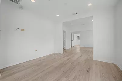 2703 E Cesar Chavez Street, Austin, TX 78702 - Photo 9