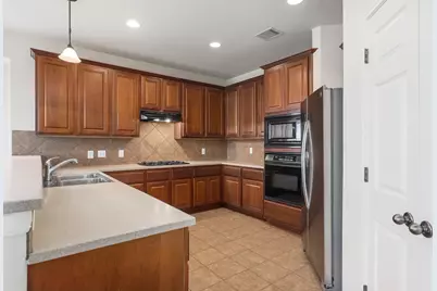13017 Appaloosa Chase Drive, Austin, TX 78732 - Photo 9