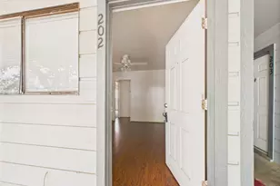 803 W 28th St, Austin, TX 78705 - Photo 23