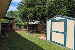 8007 Forbsdale Dr W, Austin, TX 78747 - Photo 15