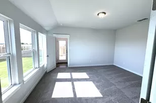 709 Red Wolf Dr, Jarrell, TX 76537 - Photo 9