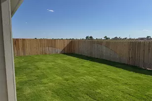 709 Red Wolf Dr, Jarrell, TX 76537 - Photo 21