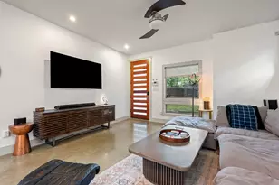 1131 Poquito St, Austin, TX 78702 - Photo 9