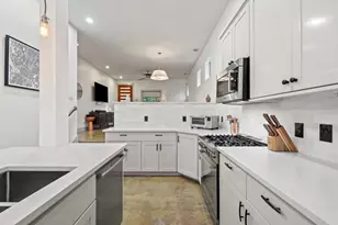 1131 Poquito St, Austin, TX 78702 - Photo 15