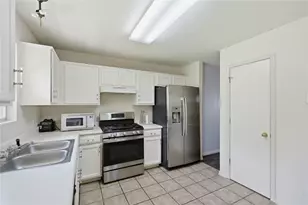 310 Raintree Dr, Georgetown, TX 78626 - Photo 3
