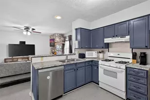811 Bracewood Cir, San Marcos, TX 78666 - Photo 7